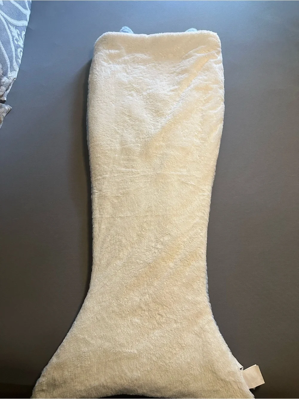 Jessica Simpson Plush Kids Blanket - Light Blue and White